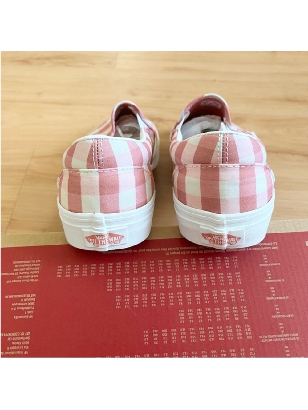 Vans Classic Slip-on
VNO0OXG8B06
(Gingham) Rosette/True White
Women 8.0 US - Picture 8 of 10
